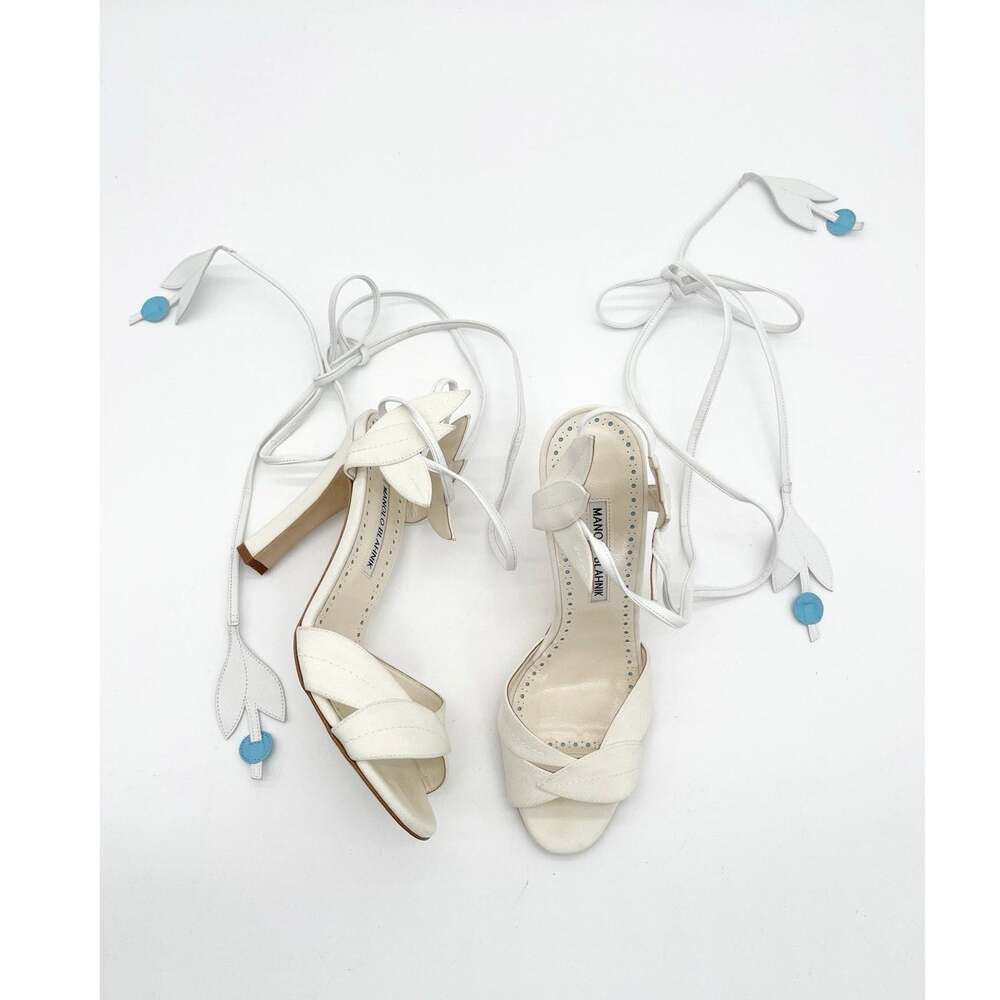 Manolo Blahnik Ossie 105 White Crepe Ivy Strappy Ankle Tie Sandals Heels IT 38.5